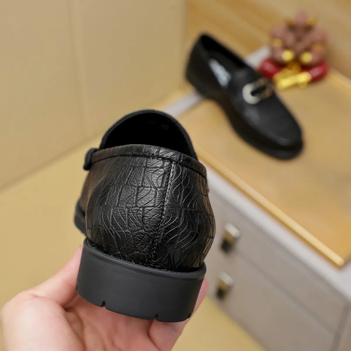 Men's shoes 💰500 Ferragamo [Ferragamo] top imported suit men's shoes 💯Original copy of the official website, product materials: selected imported embossed calfskin + luxury hardware buckle accessories ~ imported water-dyed cow 🐂 leather lining. Strong three-dimensional visual effect, original combination outsole, multiple colors available😘 Size: 38-44 (.45.46. Customized)